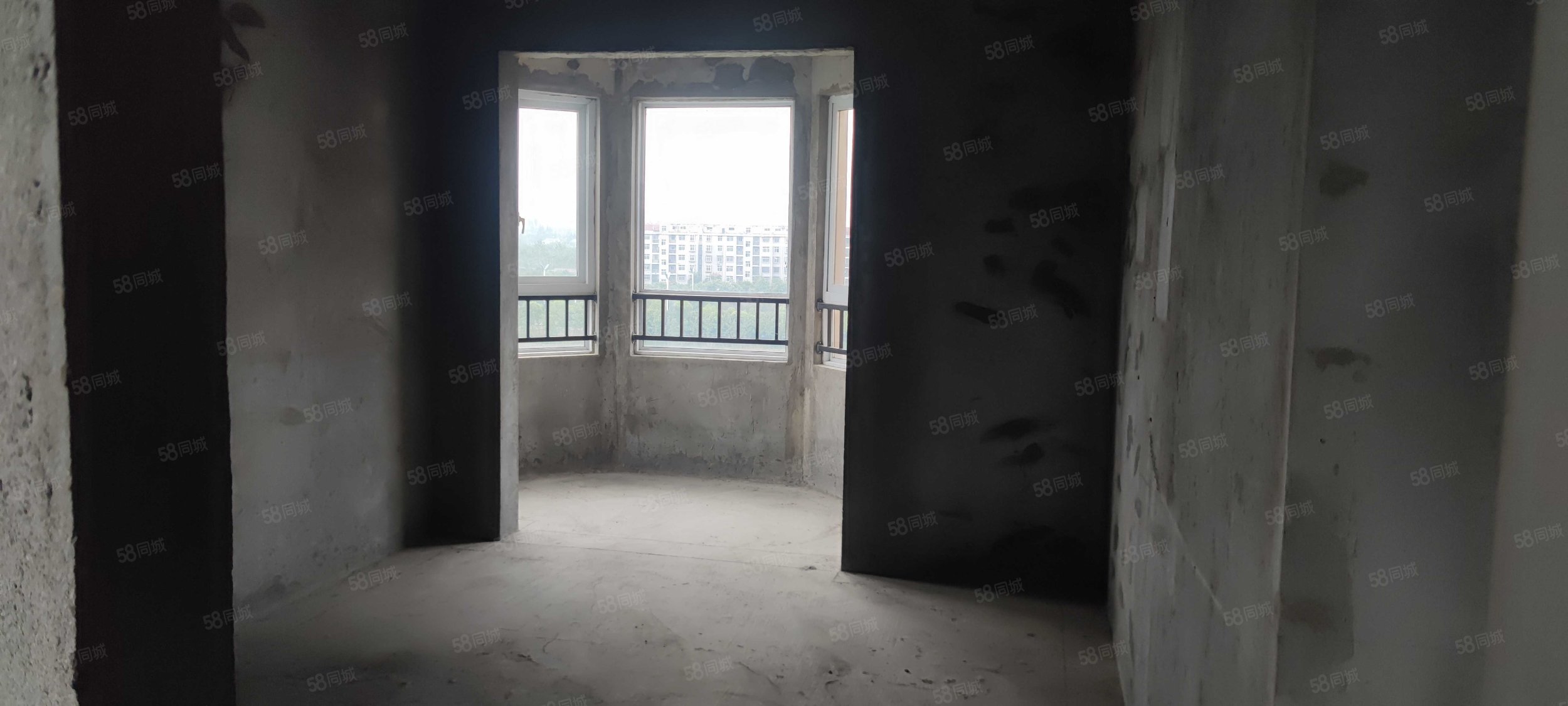 中南世纪城3室2厅2卫125㎡南33万