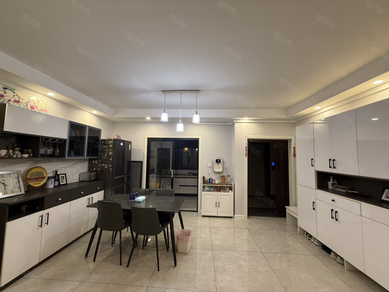 悦湖城3室2厅2卫143㎡南北91万