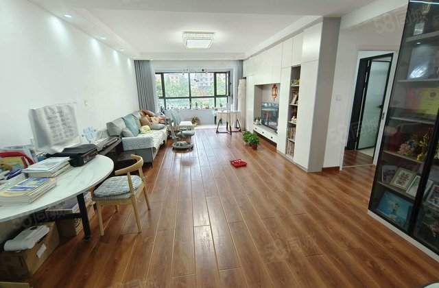 人民公园 中央帝景四居室，小高层医疗配套成熟 双卫 精装好房