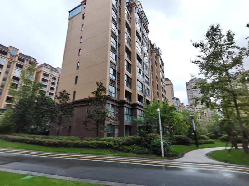 名门公馆3室2厅2卫109㎡南北55万