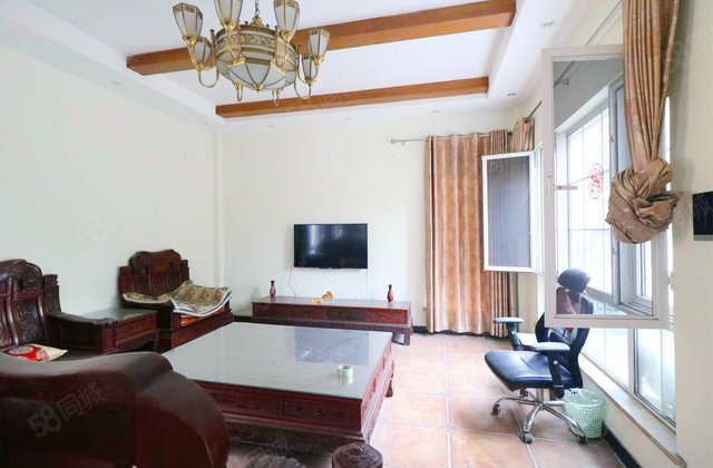 半山卫城4室2厅202㎡388万二手房图片