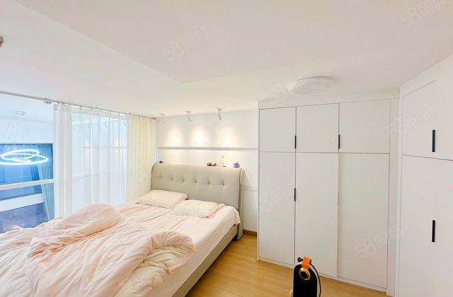 保利中环广场(商住楼)1室1厅39.5㎡33.8万二手房图片