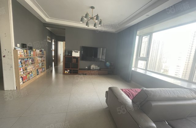 滨河实验东苑中学精装修三室两卫免大税