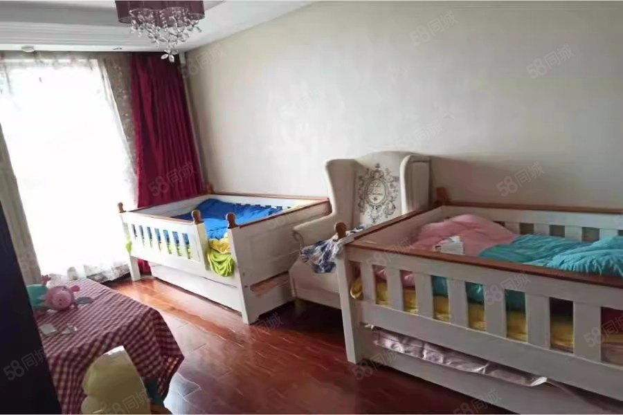 金融世家3室2廳2衛(wèi)184.06㎡南北2289萬