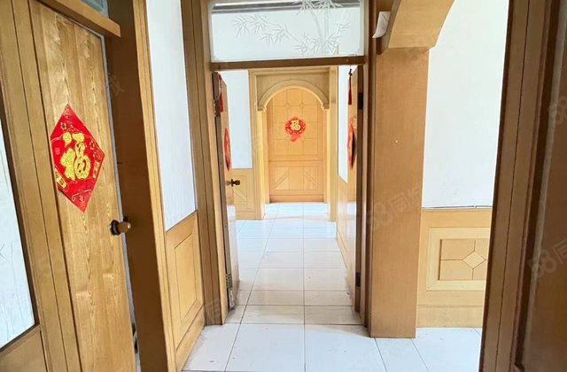 位于聊职博雅苑的精装修小三居 中间楼层采光好 适合刚需购房者