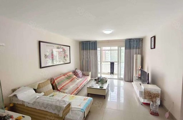 兴华西路 电梯房 3室3厅2卫 客厅和2卧室朝阳 证过5年