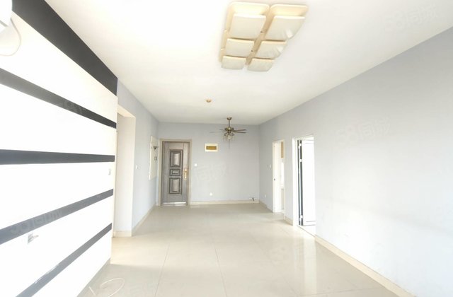 新上，二中旁，精装修 东边户 温馨三室，带储藏室 免大税