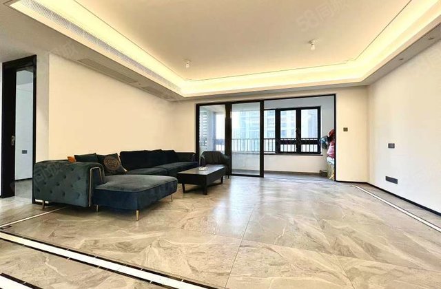 建发融创和鸣兰溪4室2厅137.89㎡189万二手房图片