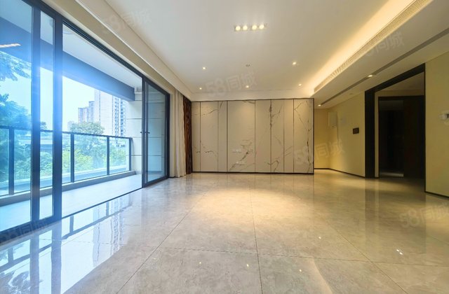 华润置地悦玺4室0厅246.74㎡750万二手房图片