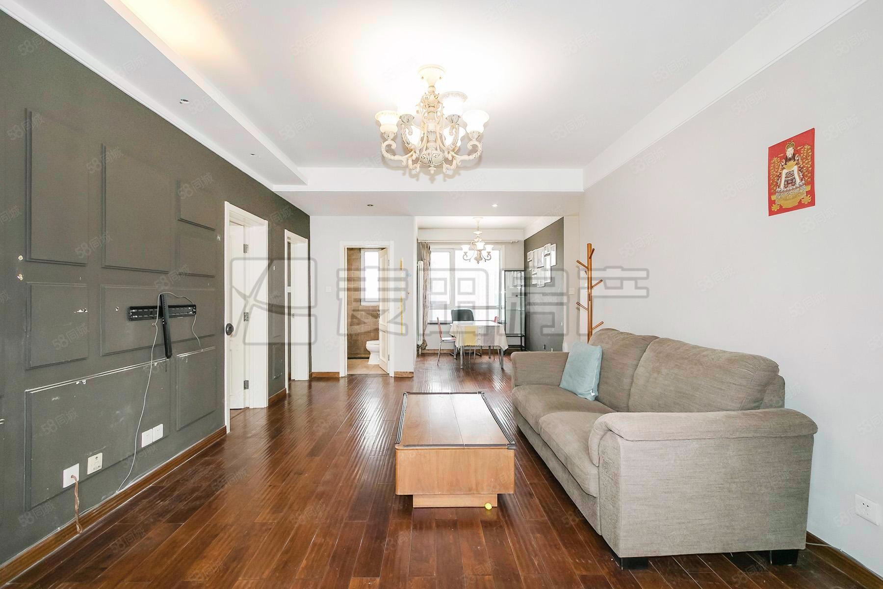 保利香檳花園2室2廳1衛(wèi)90㎡南北850萬