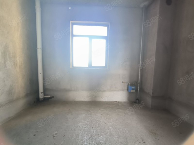 中瑞领航城3室2厅2卫121㎡南70万