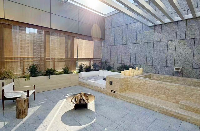 世都大厦4室3厅196.3㎡151万二手房图片