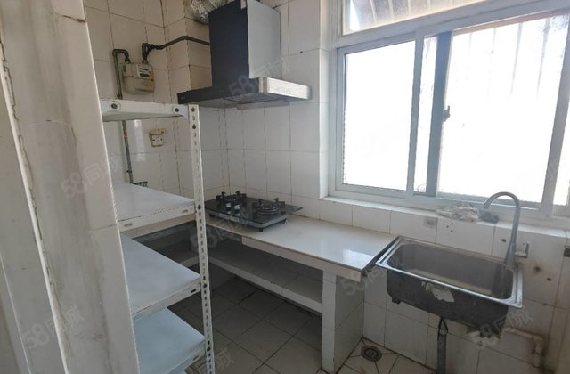 文轩总部 龙山花园小区 中间楼层 送阳面车库 精装修