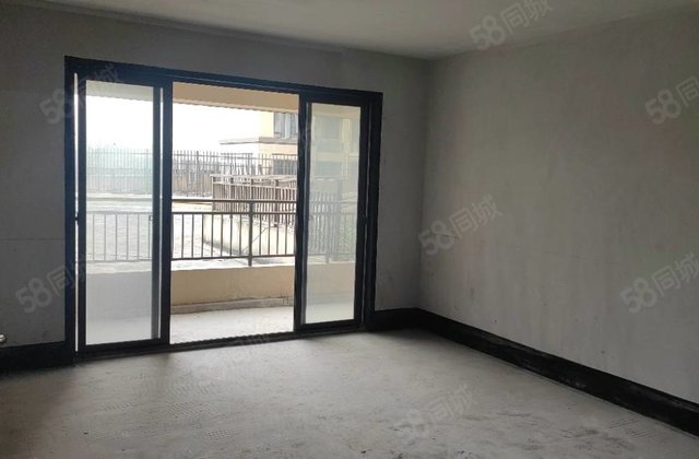 彰泰郡5室2厅132㎡73.8万二手房图片