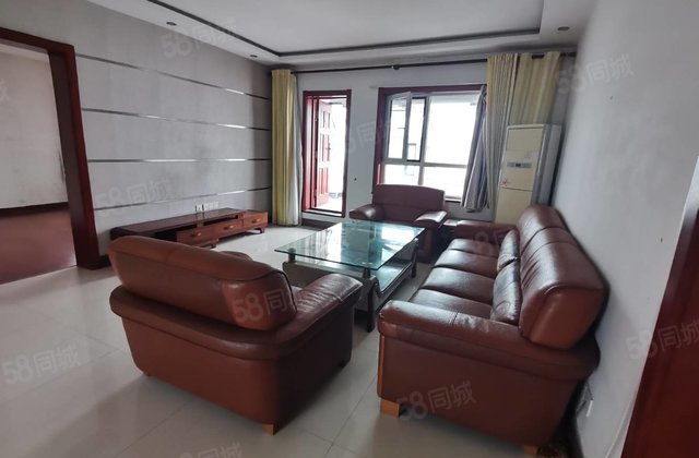 文轩总校 老一中旁边电梯洋 房户型方正 南北通透 储藏室