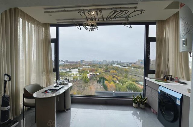 二中！带一百多平空中花园，徒骇河边上翡丽湾，大四室，精装修！