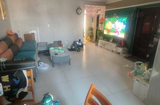 香格里小镇，带车位 南北通透  小三房 带电梯 商品住宅