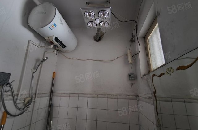 古楼南 聊城教育学院j家属院 多层三楼 满五  能贷款