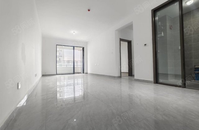 嘎嘎新的小区 118平双卫双阳台 带车位储 90来万