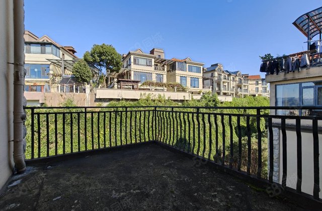 中铁龙盘湖世纪山水(公寓住宅)3室2厅112.73㎡62万二手房图片