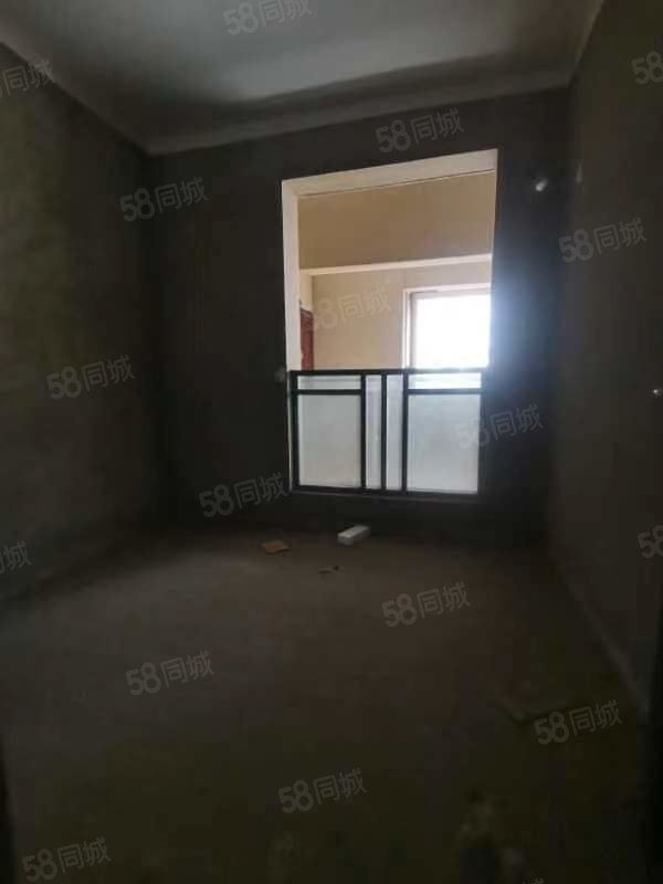 逍遥绿苑3室2厅1卫118.62㎡南北83万