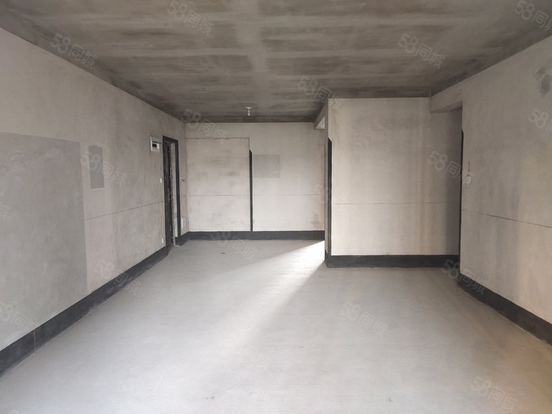 兴进大盘(兴汇城)大四房! 电梯中层!现房送车位!