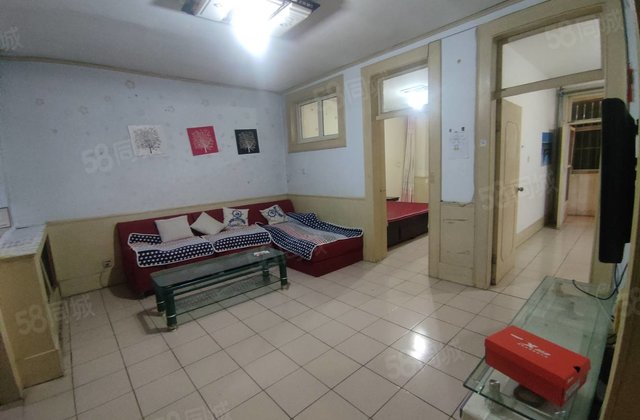 急售！文轩一墙之隔，正规三房，停车方便，中层，看房有钥匙