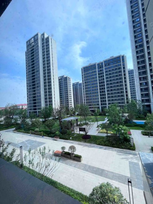 陆港绿城西安全运村木兰郡3室2厅1卫99.4㎡南190万