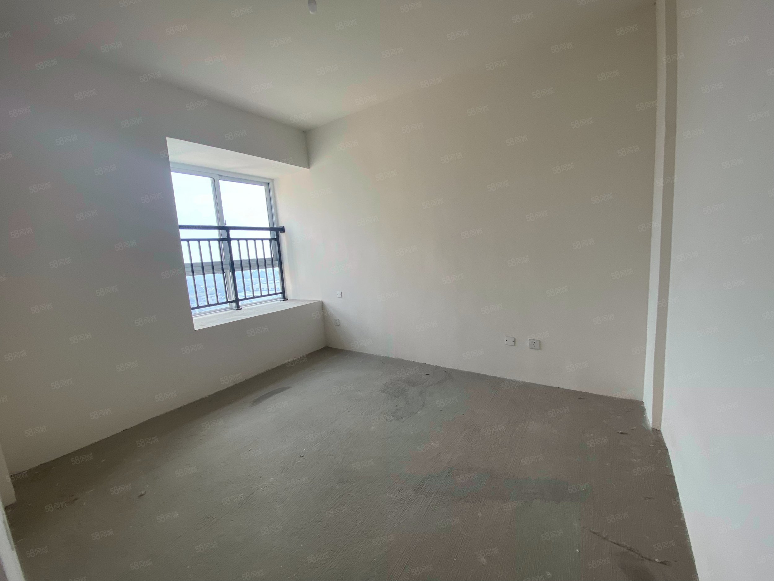 春天里3室2厅1卫89.2㎡东42万