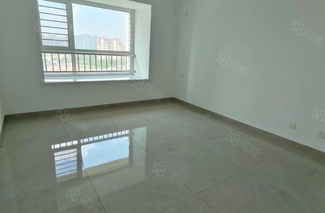 中央帝景 星光珺园 总高十六层洋房 九楼  带车储