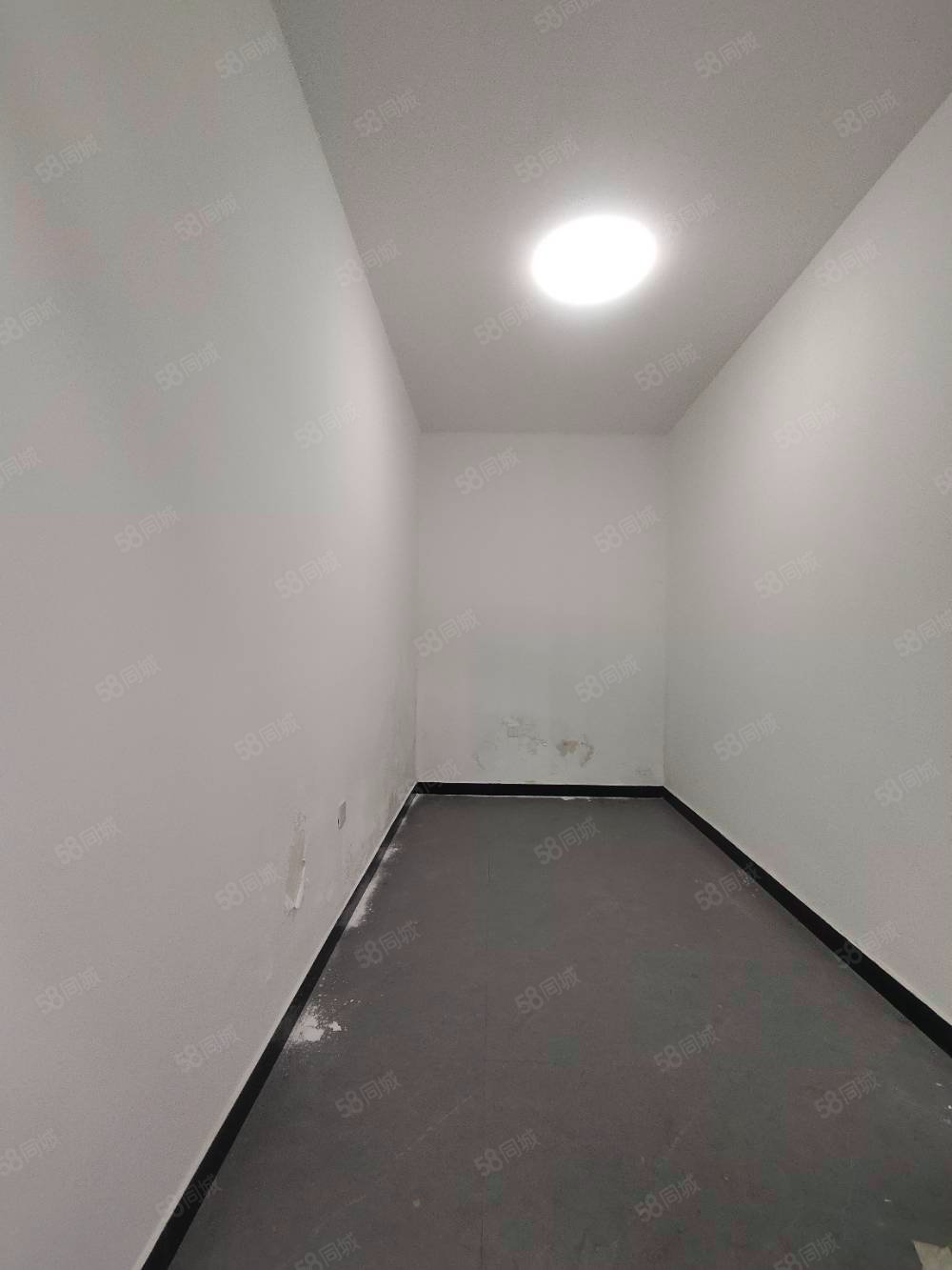 石板胡同小區(qū)1室1廳0衛(wèi)13.55㎡南北170萬