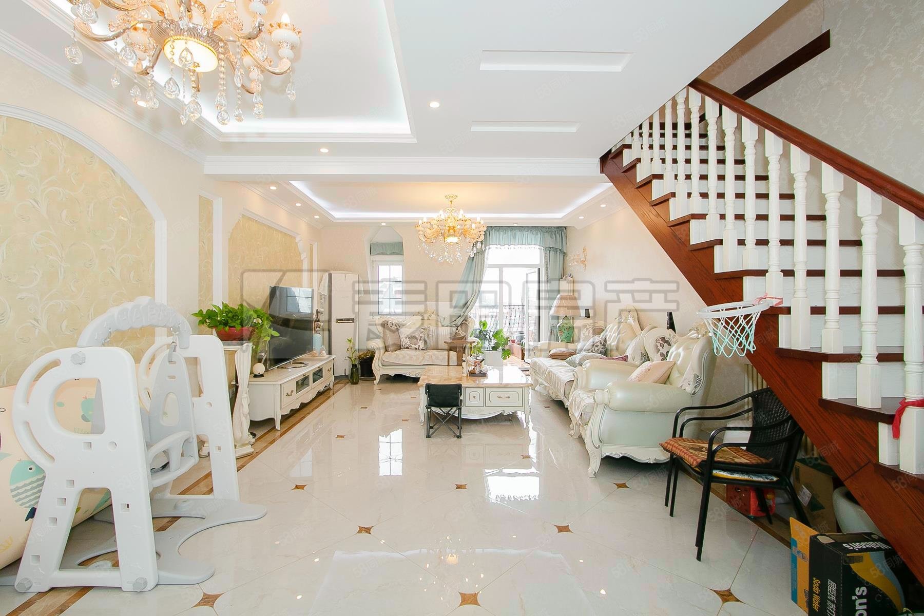 玫瑰御園4室2廳2衛(wèi)178.16㎡南北1650萬