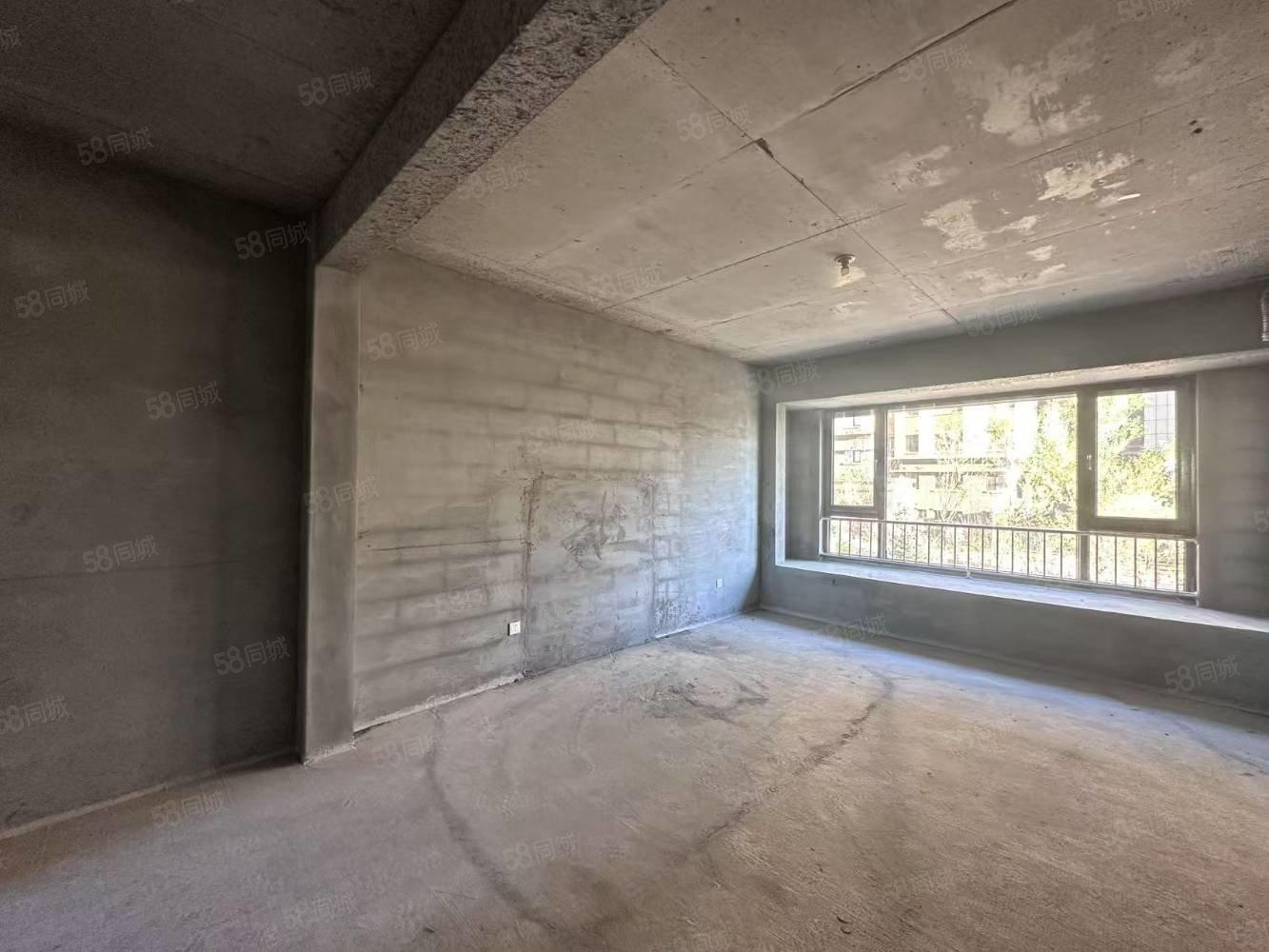 华韵锦园3室2厅2卫152㎡南北90.89万