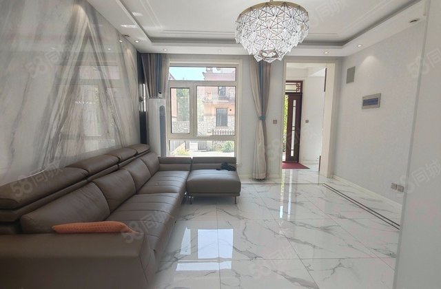 西京都高尔夫别墅5室5厅239㎡190万二手房图片