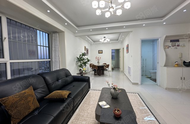 新出 君悦华庭 好楼层 带家具家电 价格可议新城邦 诚心出售