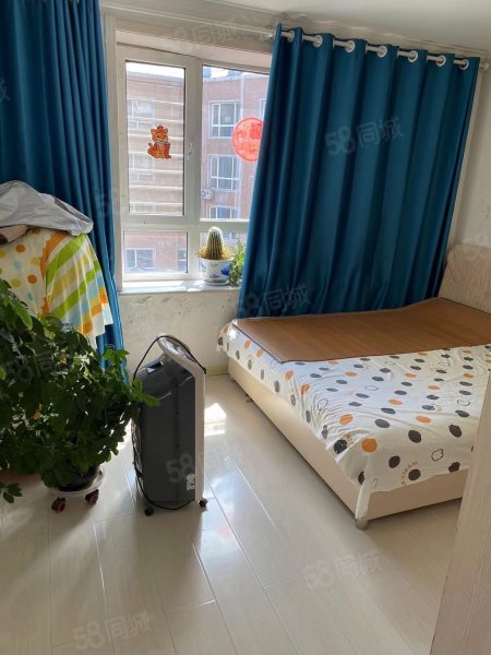 机车现代城2室1厅1卫75.73㎡南25万