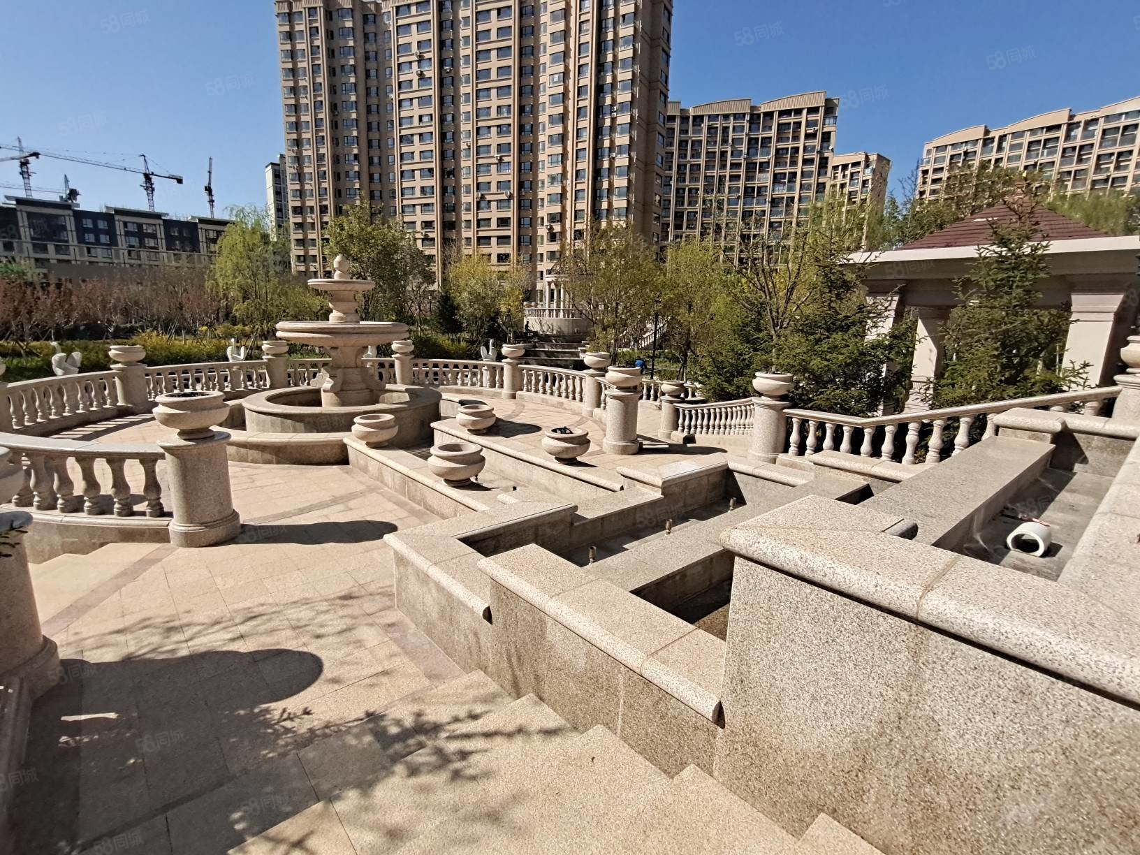 和顺中央花城3室2厅2卫99㎡南北56万