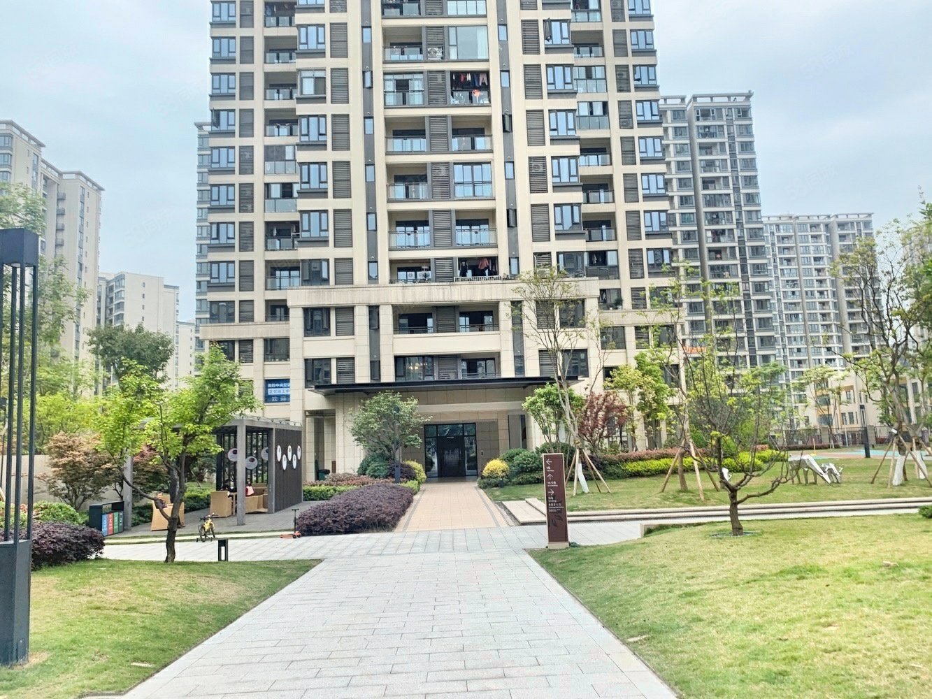 阳光城新希望翡丽锦悦二期3室2厅2卫98.89㎡南北83万