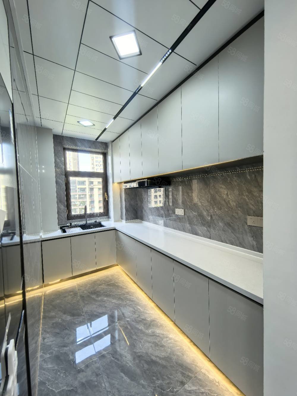 紫堤东郡4室2厅2卫134㎡南北67.8万