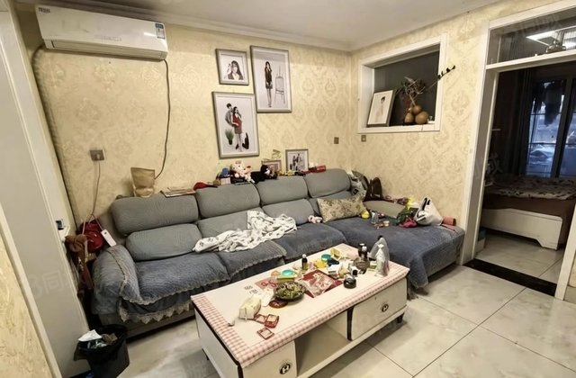 香江步梯一楼三室精装修，湖北小区，金城小区，三里铺，月亮湾