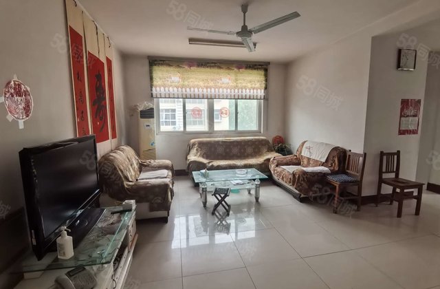 了实验文轩对面的凤凰新城免大税送储藏室房东诚心出售