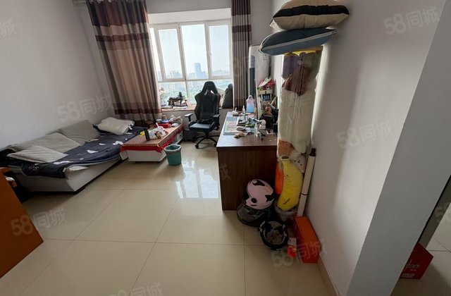 精装修 金柱大学城 三室 带储藏室  价格可谈