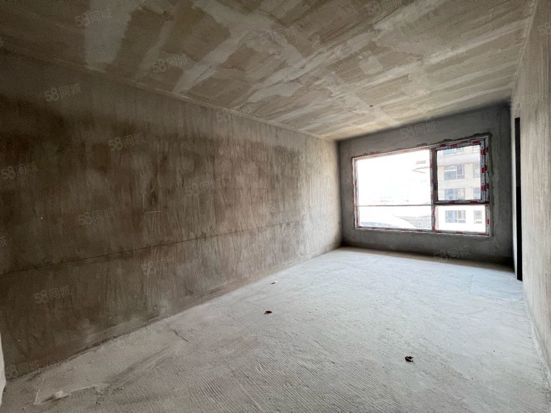 国瑞麓林府4室2厅3卫143㎡南北125万