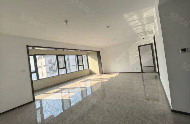 星光桃李天阅143平单梯单户精装4室2厅车储边户144万