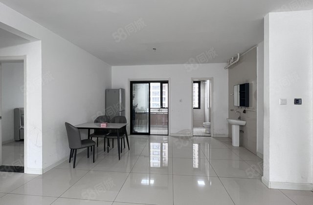 绿城百合新城！总高17，三叶草户型，双卫，诚心出售，免大税