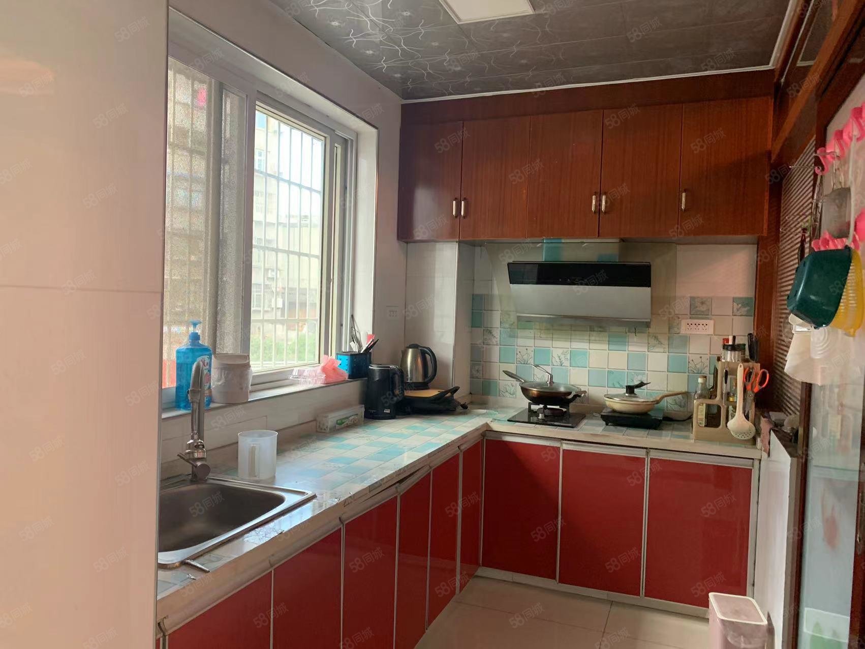 宏发小区(竹山)3室2厅2卫127㎡南45万