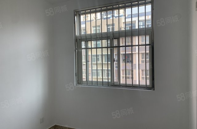 望湖小区一期 带储藏室 急售！