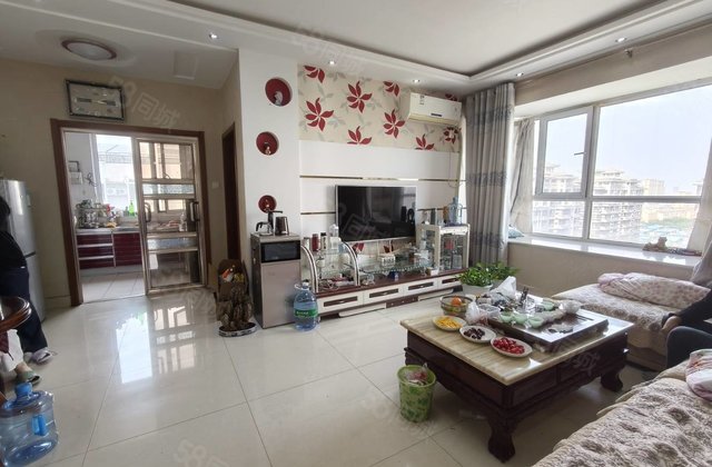 阳光  ！    ！东边户月亮湾A区122平108万带车位！