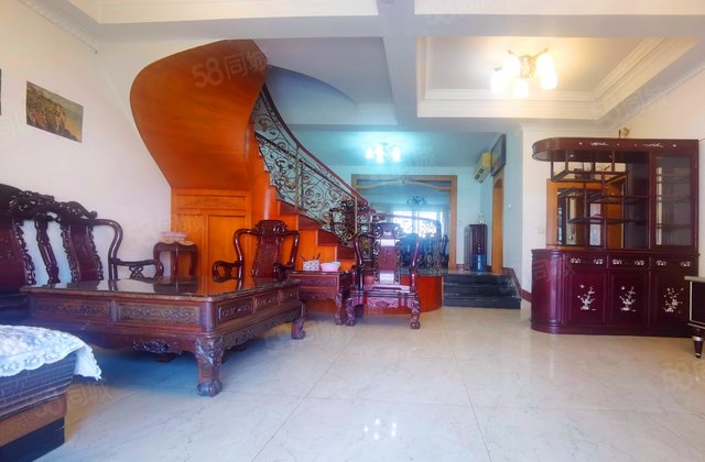 南方花园名人苑4室2厅150㎡75万二手房图片