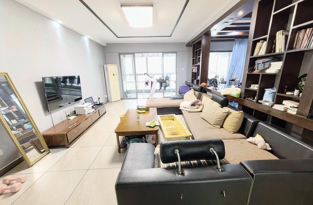 建鸿达华都4室2厅164.6㎡169.8万二手房图片